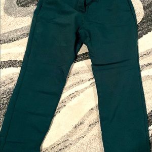 Express, color green, size 8